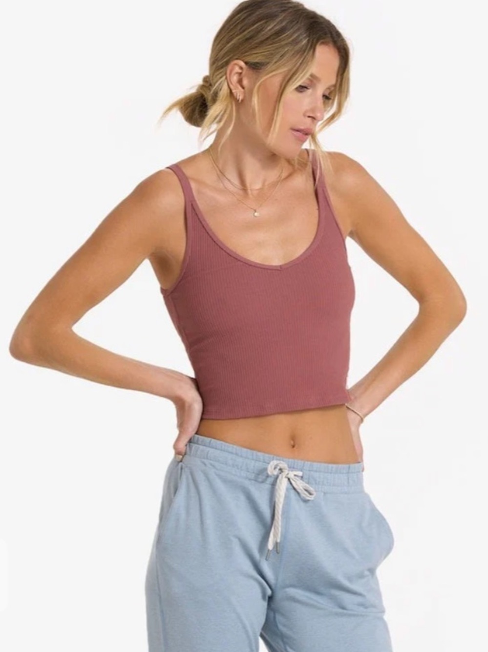 Vuori Rib Crop Tank In Rust - Picture 2 of 9